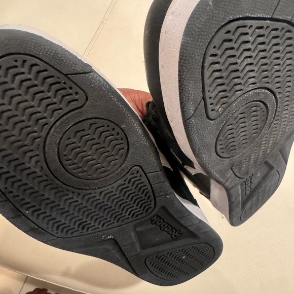 Steel toe, men size 11 Reebok shoes in great condition, only been worn twice - Picture 3 of 5